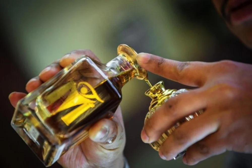 مصنع بمليار جنيه.. دعوة لتوطين صناعة العطور في مصر